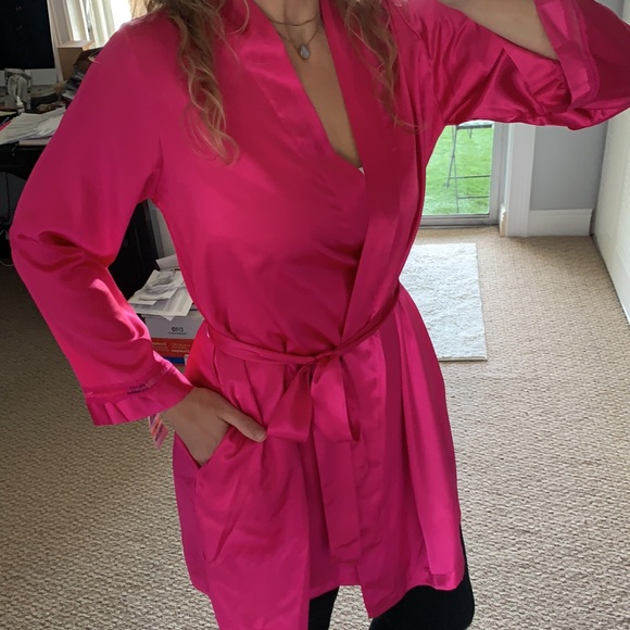 MORGAN TAYLOR Intimates Robe - Picture 2 of 10